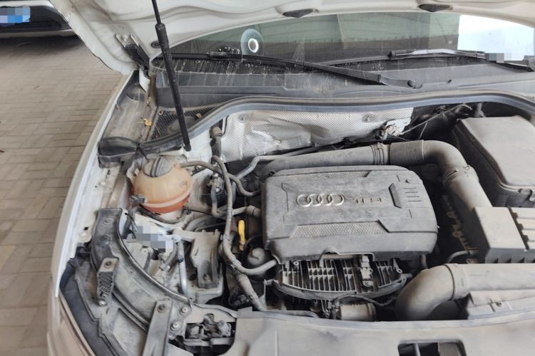 Used Audi Q3 2017 35 TFSI Fashion Model Engine Bay Right