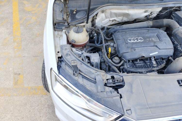 Used Audi Q3 2017 35 TFSI Fashion Model Engine Bay Right