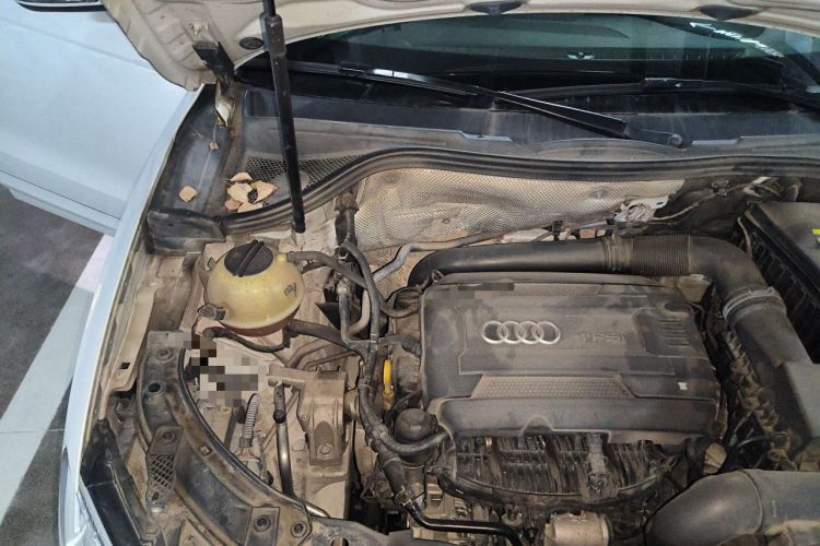 Used Audi Q3 2017 35 TFSI Fashion Model Engine Bay Right