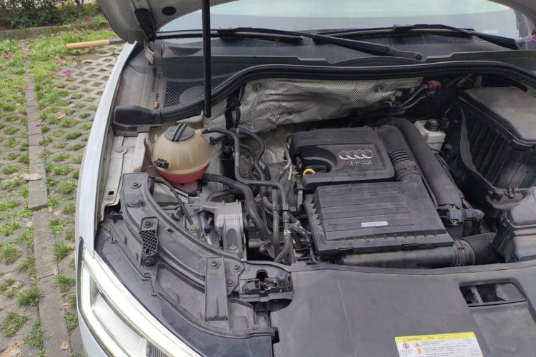 Used Audi Q3 2017 30 TFSI Fashion Model Engine Bay Right