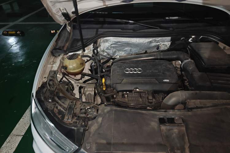 Used Audi Q3 2017 35 TFSI Fashion Model Engine Bay Right
