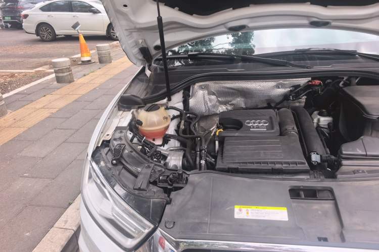 Used Audi Q3 2017 30 TFSI Fashion Model Engine Bay Right