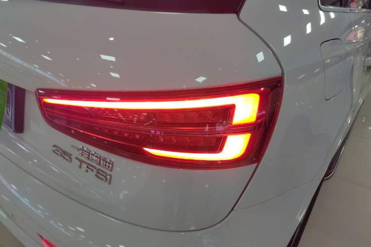 Used Audi Q3 2017 35 TFSI Fashion Model Exterior 2