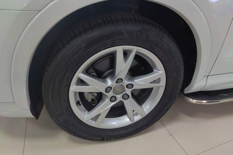 Used Audi Q3 2017 35 TFSI Fashion Model Exterior 3