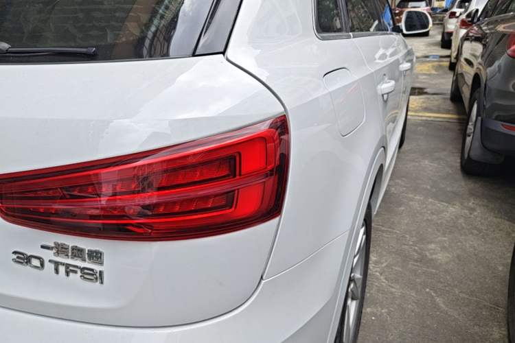 Used Audi Q3 2017 30 TFSI Fashion Model Exterior 3