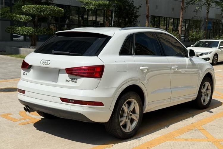 Used Audi Q3 2017 30 TFSI Fashion Model Exterior 4
