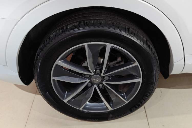 Used Audi Q3 2017 30 TFSI Fashion Model Exterior 5