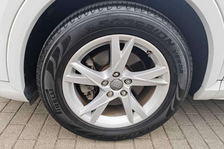 Used Audi Q3 2017 35 TFSI Fashion Model Exterior 6
