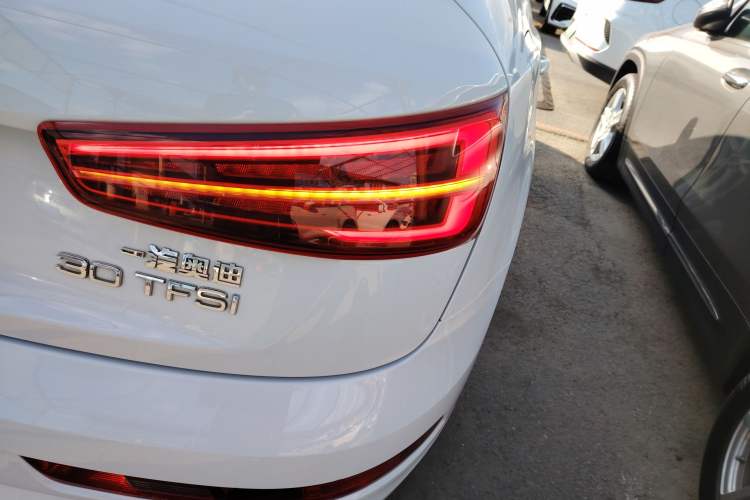 Used Audi Q3 2017 30 TFSI Fashion Model Exterior 6