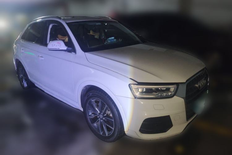 Used Audi Q3 2017 30 TFSI Fashion Model Front Right 45 Deg