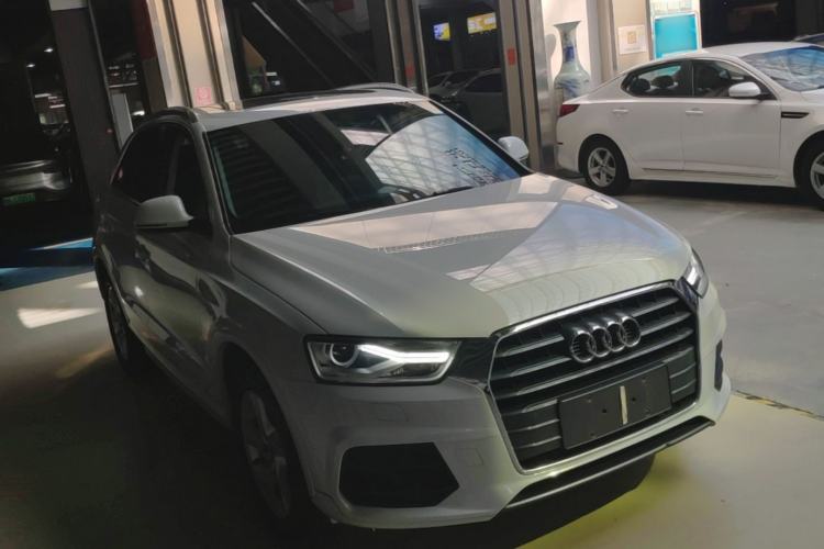 Used Audi Q3 2017 35 TFSI Fashion Model Front Right 45 Deg