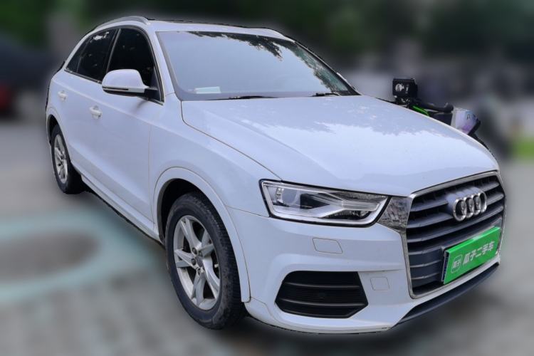 Used Audi Q3 2017 30 TFSI Fashion Model Front Right 45 Deg