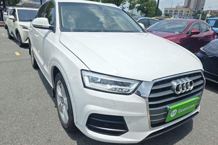 Used Audi Q3 2017 30 TFSI Fashion Model Front Right 45 Deg