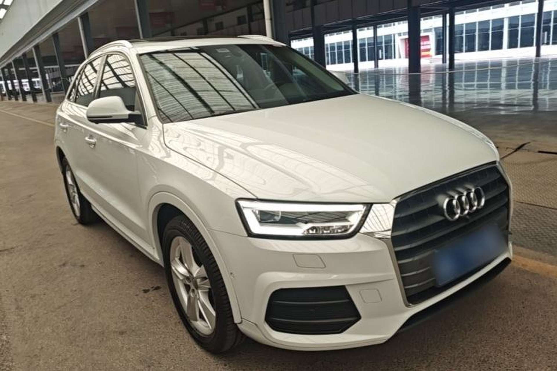 Used Audi Q3 2017 35 TFSI quattro all-wheel-drive sport model Front Right 45 Deg