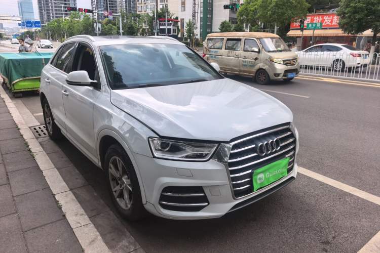 Used Audi Q3 2017 30 TFSI Fashion Model Front Right 45 Deg