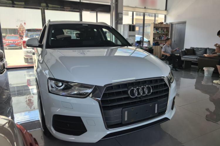 Used Audi Q3 2017 35 TFSI Fashion Model Front Right 45 Deg
