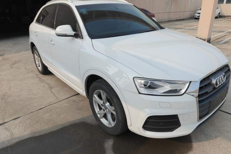 Used Audi Q3 2017 30 TFSI Fashion Model Front Right 45 Deg