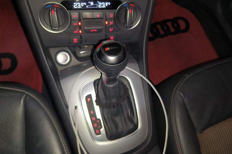 Used Audi Q3 2017 30 TFSI Fashion Model Gear Lever
