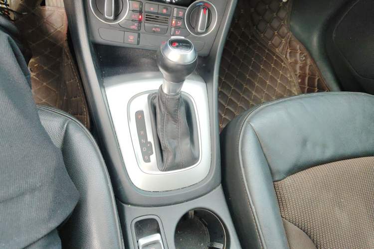 Used Audi Q3 2017 30 TFSI Fashion Model Gear Lever
