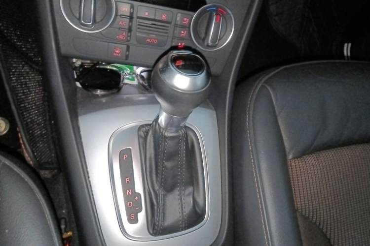 Used Audi Q3 2017 30 TFSI Fashion Model Gear Lever