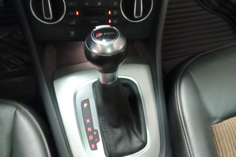 Used Audi Q3 2017 30 TFSI Fashion Model Gear Lever