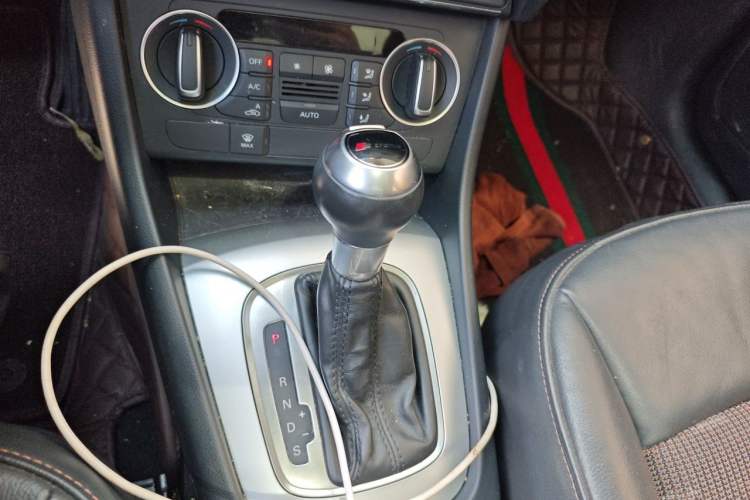 Used Audi Q3 2017 30 TFSI Fashion Model Gear Lever