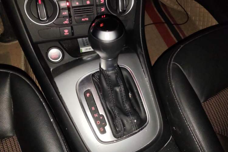 Used Audi Q3 2017 30 TFSI Standard Model Gear Lever