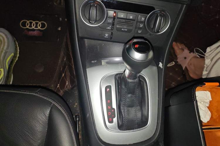 Used Audi Q3 2017 35 TFSI Fashion Model Gear Lever