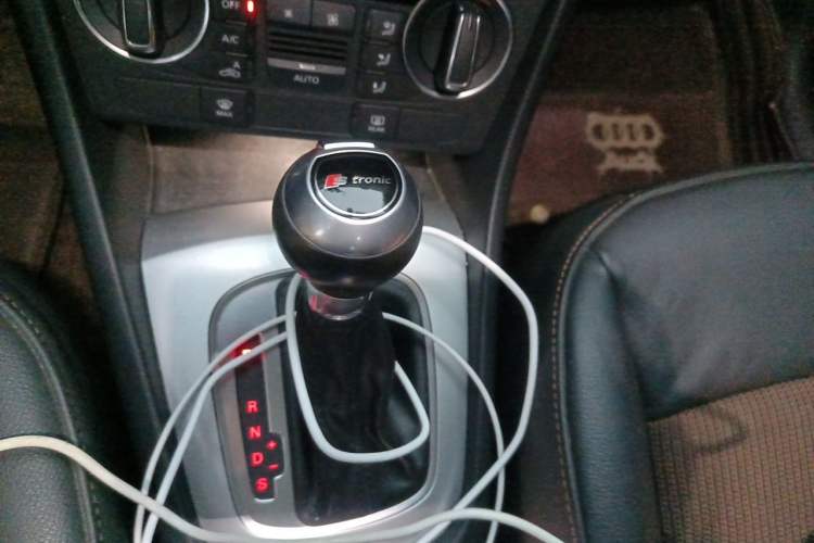 Used Audi Q3 2017 35 TFSI Fashion Model Gear Lever