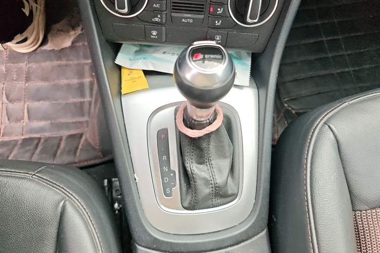 Used Audi Q3 2017 35 TFSI Fashion Model Gear Lever