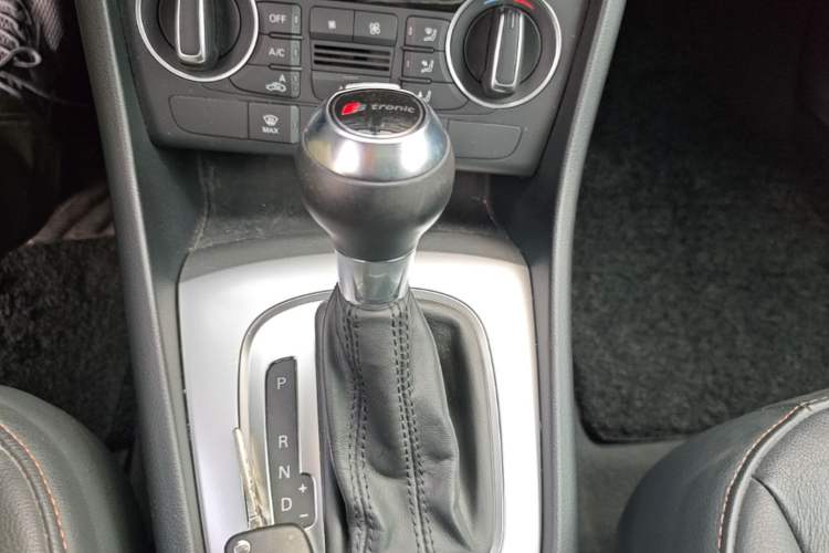 Used Audi Q3 2017 35 TFSI Fashion Model Gear Lever