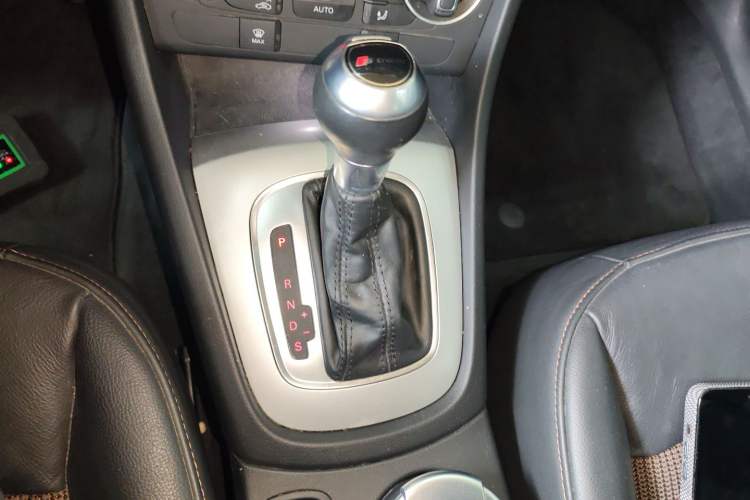 Used Audi Q3 2017 35 TFSI Fashion Model Gear Lever