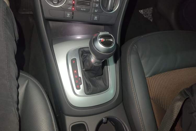 Used Audi Q3 2017 30 TFSI Fashion Model Gear Lever