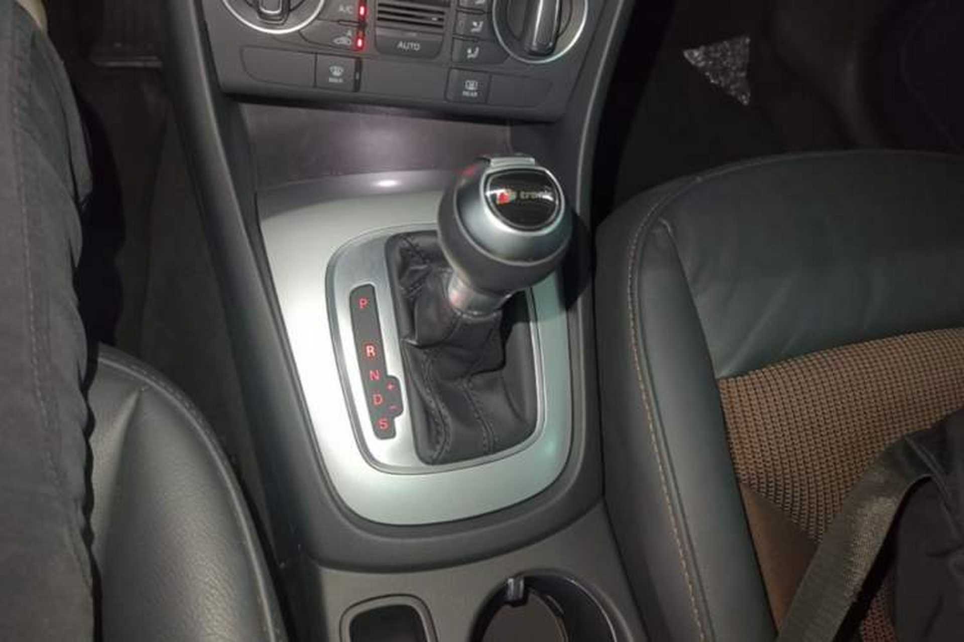 Used Audi Q3 2017 30 TFSI Fashion Model Gear Lever