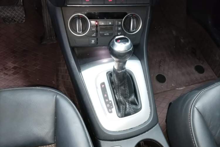 Used Audi Q3 2017 30 TFSI Fashion Model Gear Lever