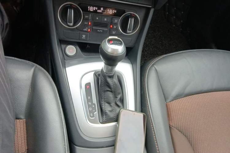 Used Audi Q3 2017 35 TFSI Fashion Model Gear Lever