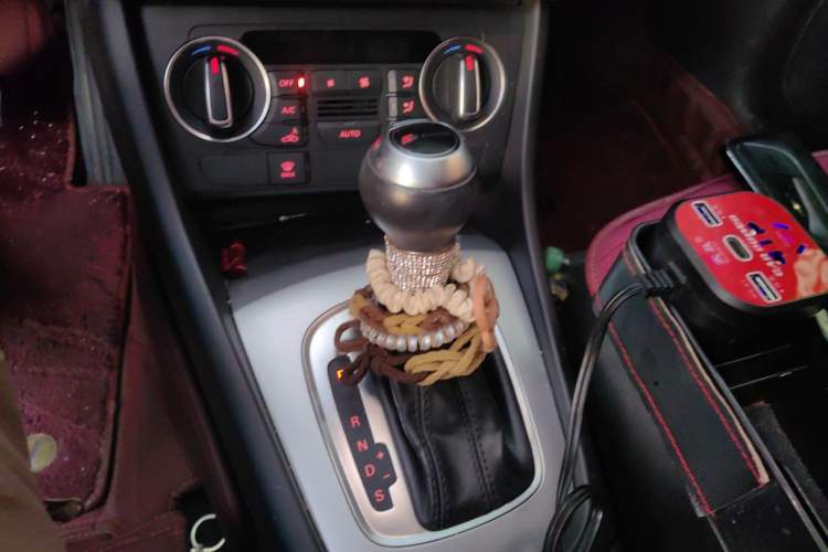Used Audi Q3 2017 35 TFSI Fashion Model Gear Lever
