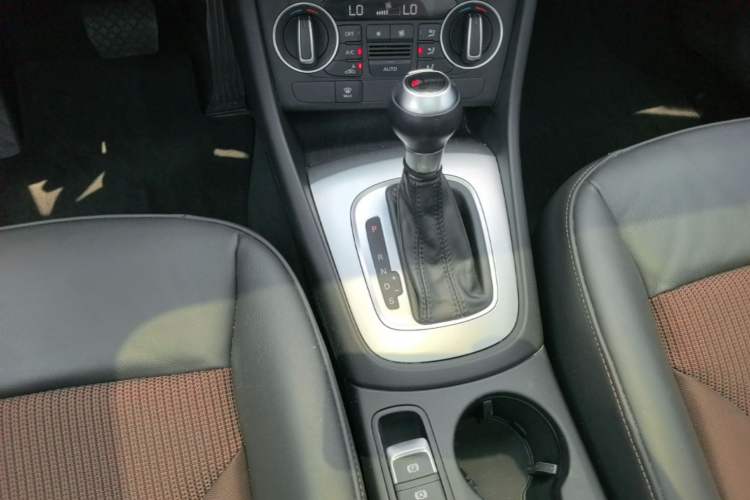 Used Audi Q3 2017 30 TFSI Fashion Model Gear Lever