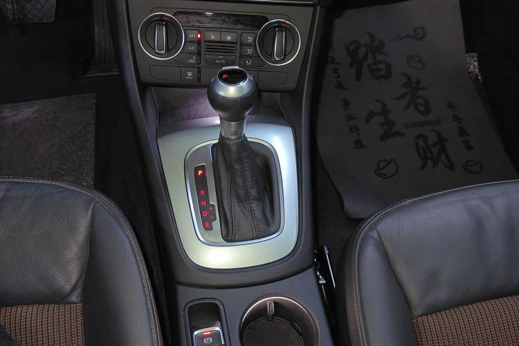 Used Audi Q3 2017 30 TFSI Fashion Model Gear Lever