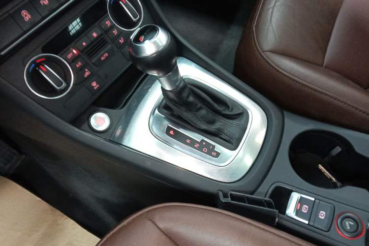 Used Audi Q3 2017 35 TFSI Style Edition Gear Lever
