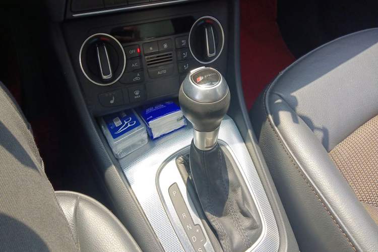 Used Audi Q3 2017 30 TFSI Sport Edition Gear Lever