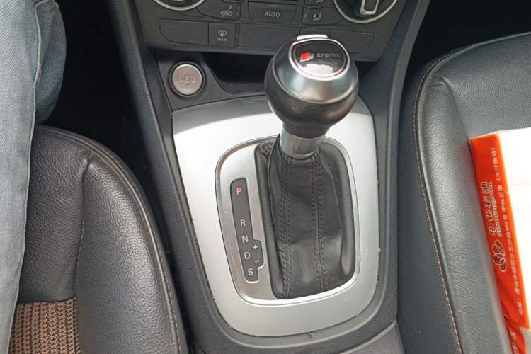Used Audi Q3 2017 30 TFSI Fashion Model Gear Lever