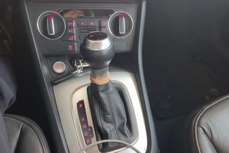 Used Audi Q3 2017 30 TFSI Fashion Model Gear Lever