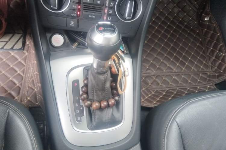 Used Audi Q3 2017 35 TFSI Fashion Model Gear Lever