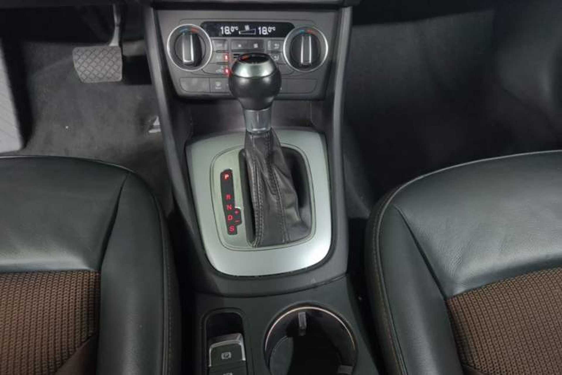 Used Audi Q3 2017 30 TFSI Fashion Model Gear Lever
