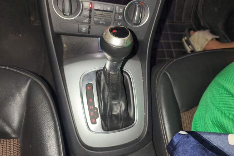 Used Audi Q3 2017 30 TFSI Fashion Model Gear Lever