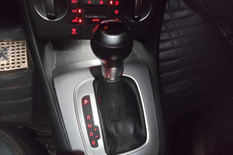 Used Audi Q3 2017 30 TFSI Fashion Model Gear Lever