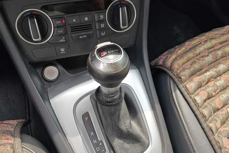 Used Audi Q3 2017 30 TFSI Fashion Model Gear Lever