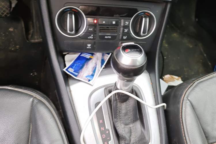 Used Audi Q3 2017 30 TFSI Fashion Model Gear Lever