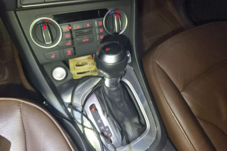 Used Audi Q3 2017 30 TFSI Fashion Model Gear Lever